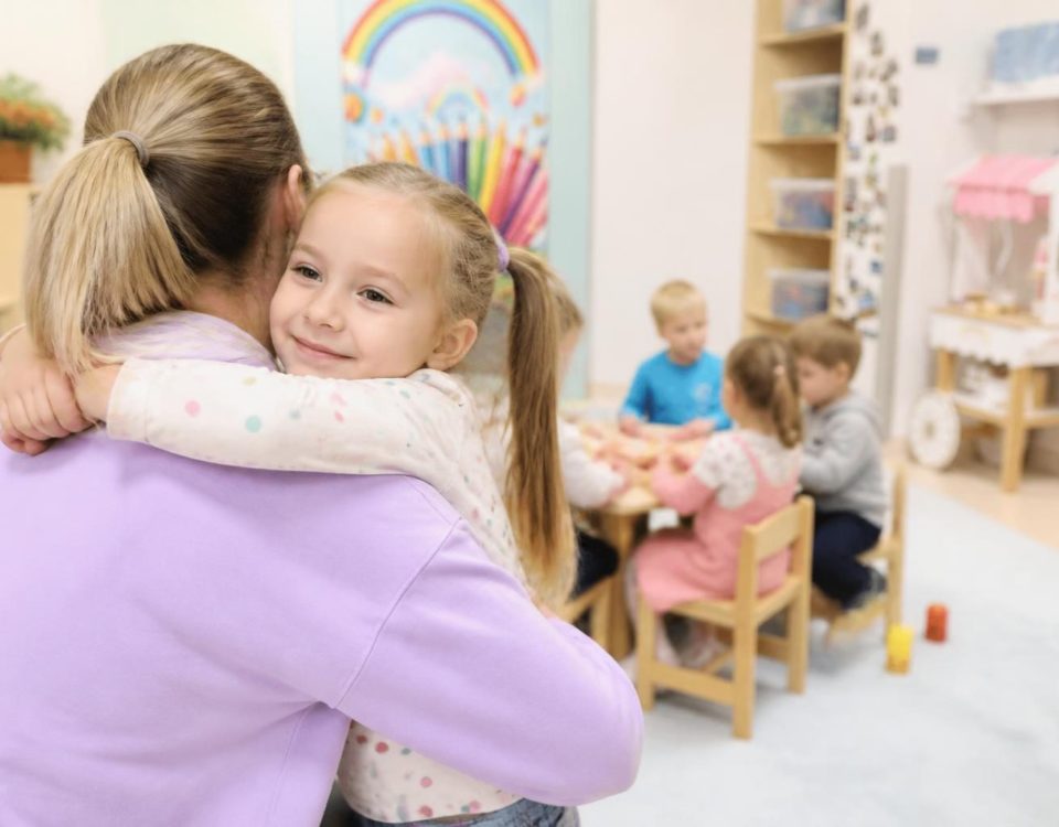 Najczęstsze trudności w pierwszych dniach przedszkola i jak reagować na nie mądrze